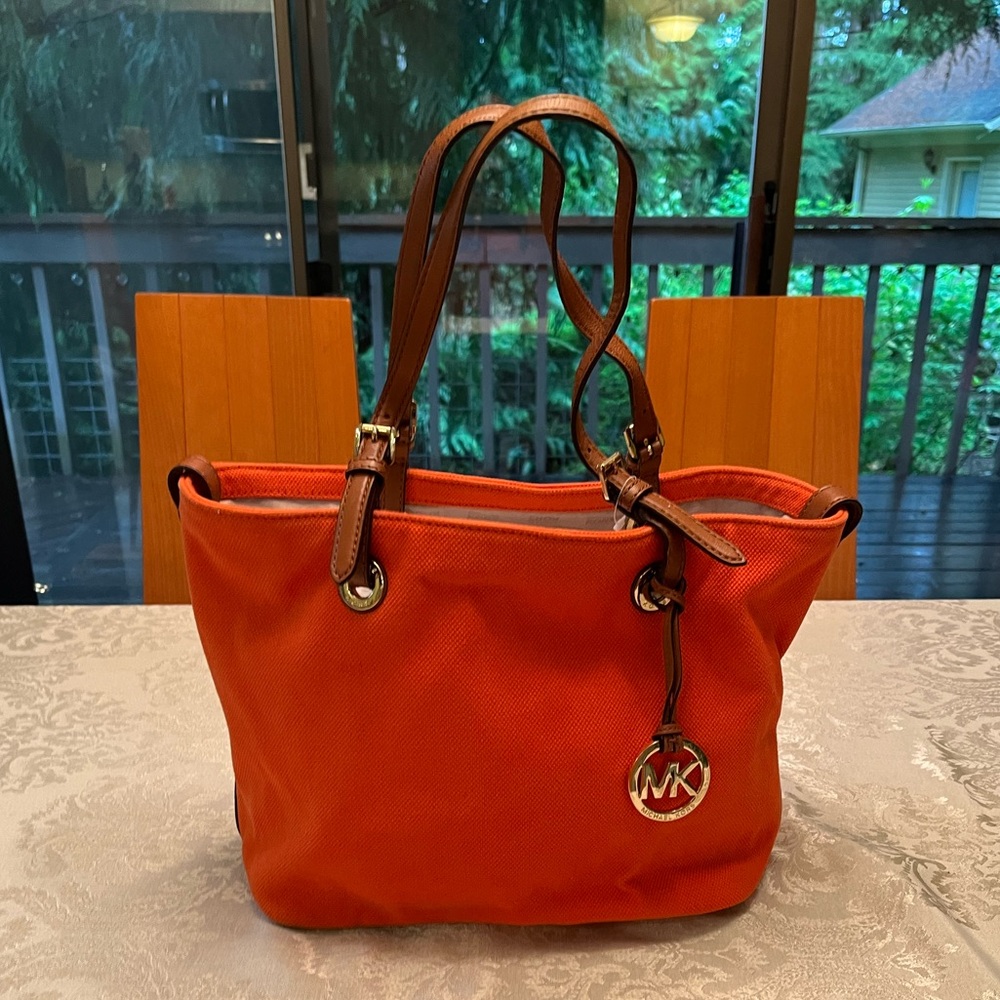 Beautiful Michael Kors tote